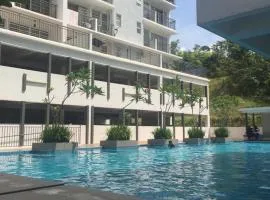 Spacious & Cozy Condo - Hijauan Heights Block C