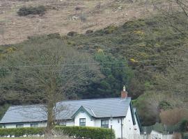 Yewwood Cottage, hotel met parkeren in Newry