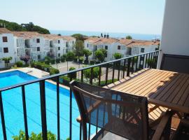 칼레냐 데 팔라푸르헬에 위치한 호텔 Apartamento en Calella de Palafrugell con vistas al mar, piscina y terraza