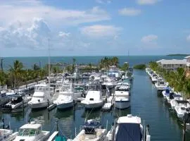 LICENSED MGR - MODERN OCEANFRONT CONDO! BEAUTIFUL OCEAN VIEWS! BEACH RESORT! 2 KING BEDs!