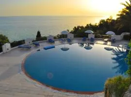 Agios Gordios Beach Holiday Apartments with pool maria