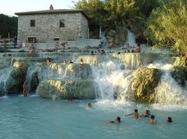 Appartamento indipendente vista unica, spa hotel in Manciano