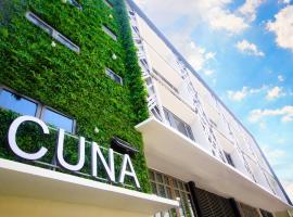 ์๋๋์ ์์นํ ํธํ
์ฟ ๋ ํธํ
