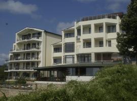 Family Hotel Venera, hotel din apropiere 
 de Thracian Cliffs Golf & Beach Resort, Cavarna