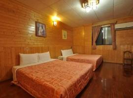 四重溪洺泉溫泉旅館、車城郷のホットタブ付きホテル