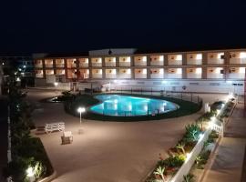 Apartamentos Parque Carolina, hotel u gradu 'Costa Del Silencio'