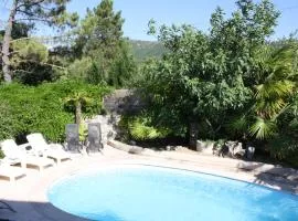 gîte jaune Ardèche L'Avventura