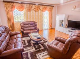 Luxury House Petrovic - Vranjina Skadar Lake, Hotel in Podgorica