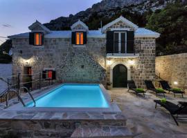 Luxury Villa Topolina, cabaña o casa de campo en Baška Voda