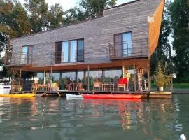 B&B Botel Charlie