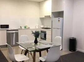 Modern Apartment in Liverpool CBD