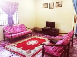 Homestay Bandar Pekan - musleem preferred, hotel in Pekan