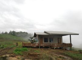 บ้านยอดแก้ว​ 360​ ​ํ​ ชีวิตริมนา​ ป่าบงเปียง, renta vacacional en Mae Chaem