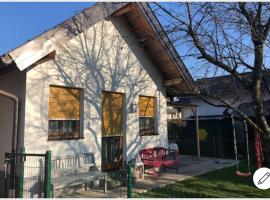 Knusperhaus mit Garten, cabaña o casa de campo en Salzburgo