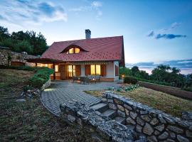 Öreghegyi Panoráma Villa, Balatonederics、バラトネデリッチのホテル