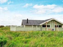 Amazing Holiday Home in R m with Sauna, holiday home in Bolilmark