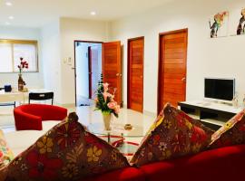 Siray House, hotelli Phuket Townissa