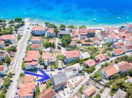 Apartments Latkovic, Hotel am Strand in Zaostrog