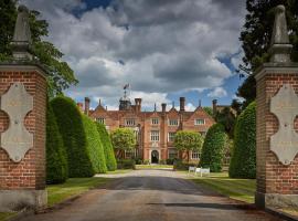 Great Fosters - Near Windsor, hotel in Egham