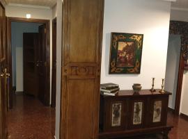 Pensión las Hojas, hotel en Tudela