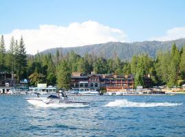 The Pines Resort & Conference Center, resort i Bass Lake