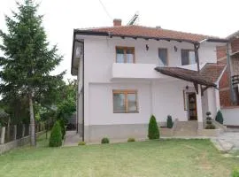 Prenoćište-Vila Tasić