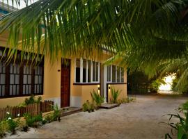 Dhigurah Beach Inn, hotel in Dhigurah