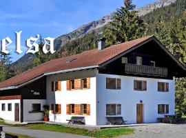 Haus Elsa, hotel with parking in Holzgau