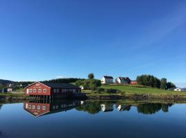 SAGA, badehotell med sauna og badebrygge - Inderøy, hotel in Straumen