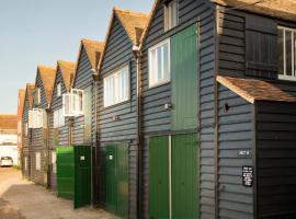 Whitstable Fisherman's Huts, hotel in Whitstable