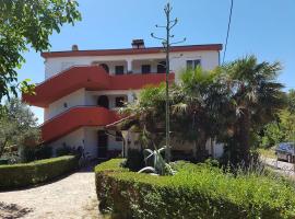 Haus Aurora, hotel a Ližnjan (Lisignano)