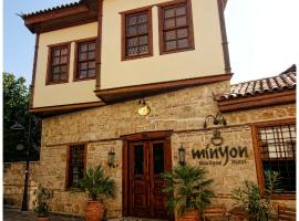 Minyon Hotel, hotel in Old Town Kaleici, Antalya