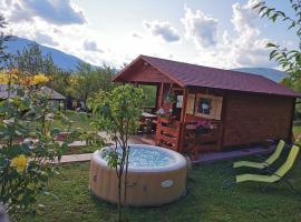 Cottage La Sierra with JACUZZI: Korenica şehrinde bir otel