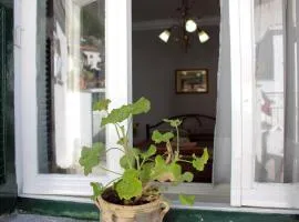 Meteora Mansion - Traditional Apt 3BD - Rocks View