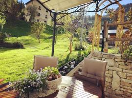 Dolomites Charme Chalet, hotel a Colle Santa Lucia
