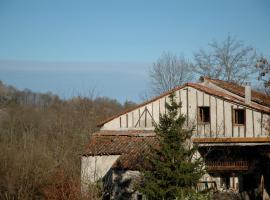 Gîte fermier de Saint-Lizier, хотел близо до Църква Chruch of Saint Lizier, Saint-Lizier