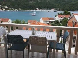 Apartments Šišević - Comfort Apartments with Balconies and Sea View