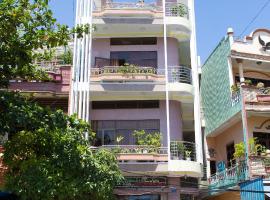 Hung Dong Hotel, hotel s parkiriščem v mestu Quy Nhon