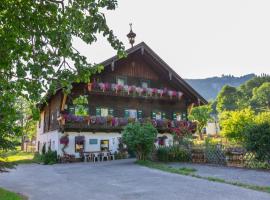 Haus Unterdorf, holiday home in Goldegg