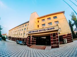 Osh Grand Hotel Chavo, hotel dicht bij: Luchthaven Osh - OSS, Osh