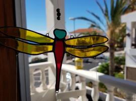 The Magic Dragonfly!, B&B in Santa Cruz de Tenerife