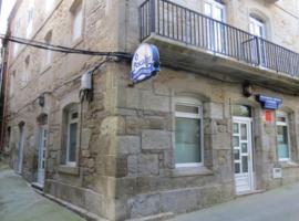 Apartamentos Turísticos O Pescador, hotel v destinaci Laxe