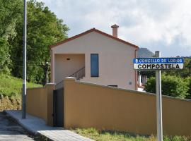 Apartamentos Compostela, Ferienunterkunft in Lobios