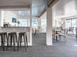 104 Pointes North Inn