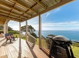 Moeraki with private walkway to Onetangi Beach by Waiheke Unlimited