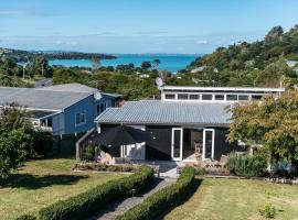 Tikapa Moana Views, hotel in Oneroa