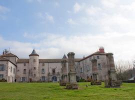 Château de Chantelauze, hotelli kohteessa Olliergues