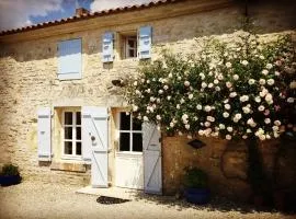 Maison Halcyon Gite with Pool