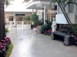 Highgates Hotel