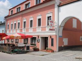 Gasthof-Cafe-Risano, hotel s parkiriščem v mestu Haslach an der Mühl